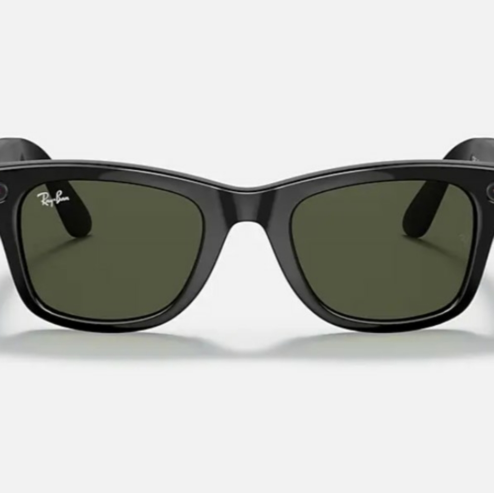 Ray-Ban Wayfarer Stories